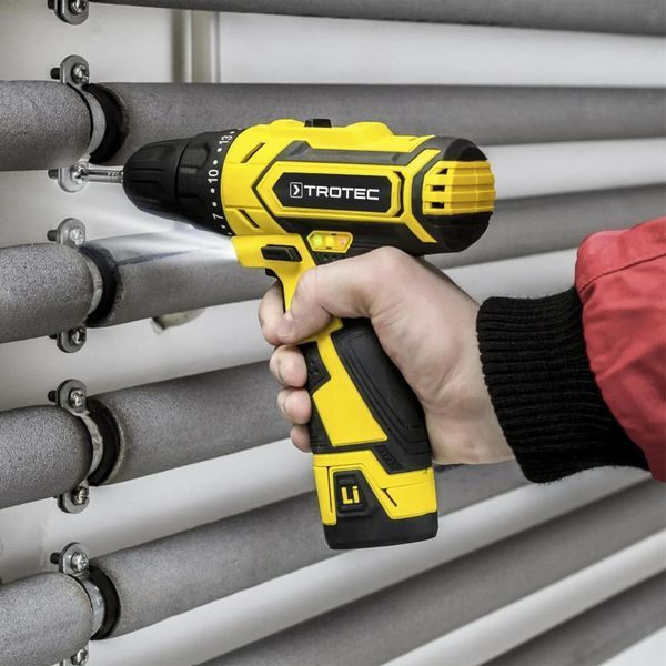 Акумуляторна дрель-шуруповерт Trotec PSCS 11-12V 12В 22Нм 2.0Ач з кейсом вага 1кг 19+1 режимів DAS302793 фото
