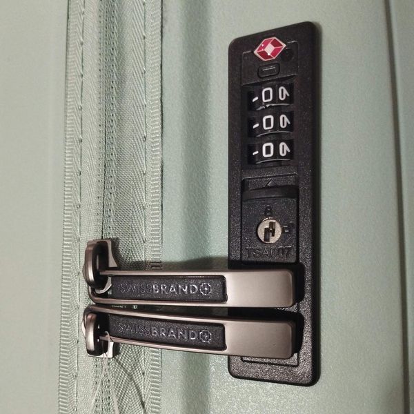 Чемодан Swissbrand Narberth L Світло-ментоловий SWB_LHNAR007L - легкий поліпропіленовий на 4 колесах з замком TSA DAS302545 фото